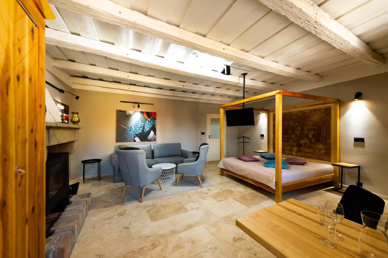 Hotel Desatero Микулов Экстерьер фото