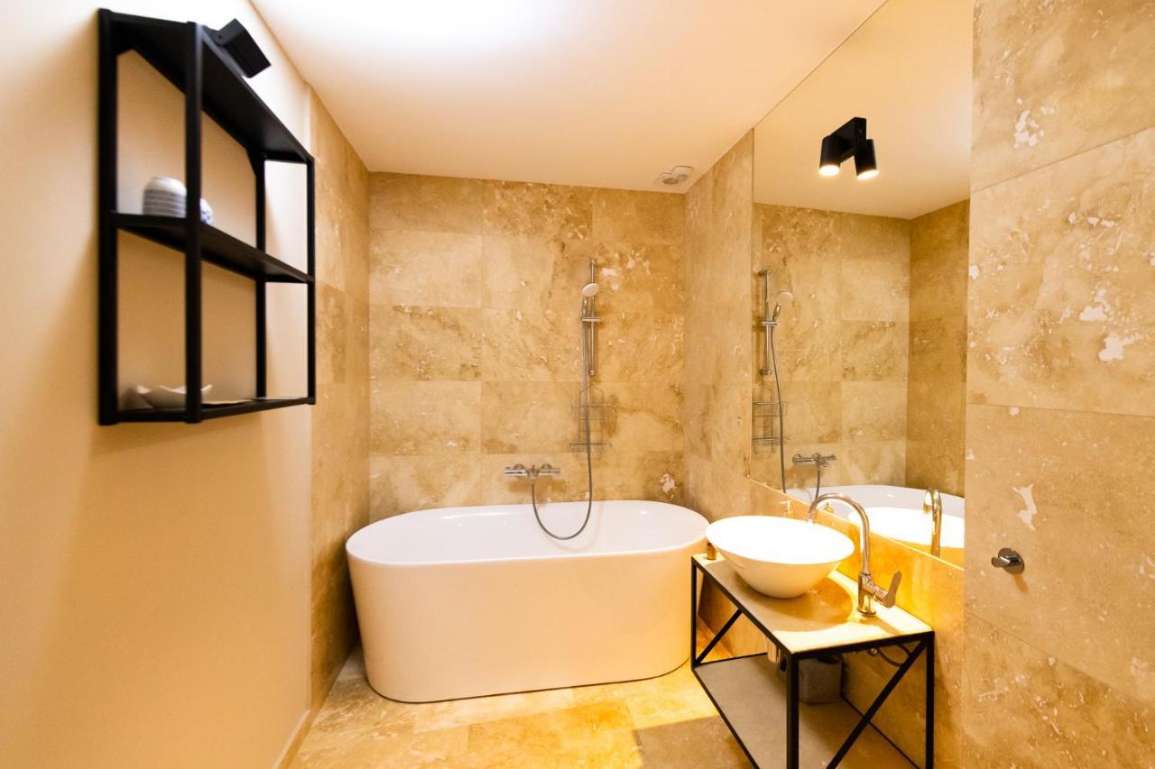Hotel Desatero Микулов Экстерьер фото